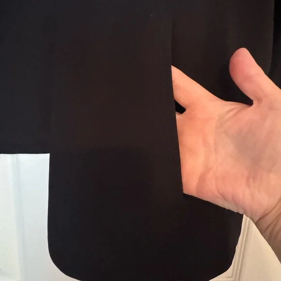 Jones New York Black Blazer with White Lapel
Petite size 18W. - Picture 4 of 4